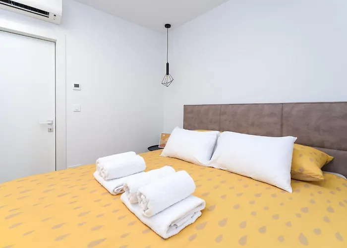 Luxury Semi Detached Smokva 2 - Near Center And Sea - By Traveler Tourist Agency Krk