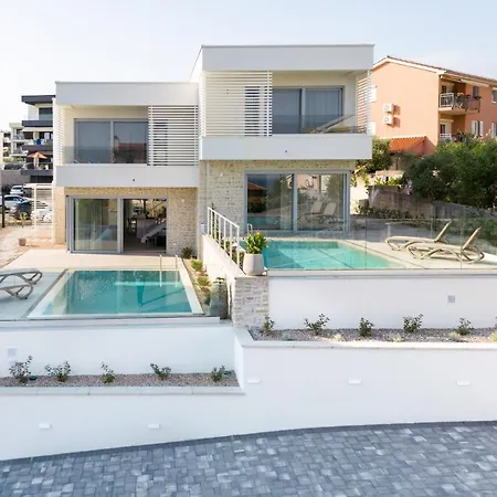 빌라 Luxury Semi Detached Smokva 2 - Near Center And Sea - By Traveler Tourist Agency Krk *