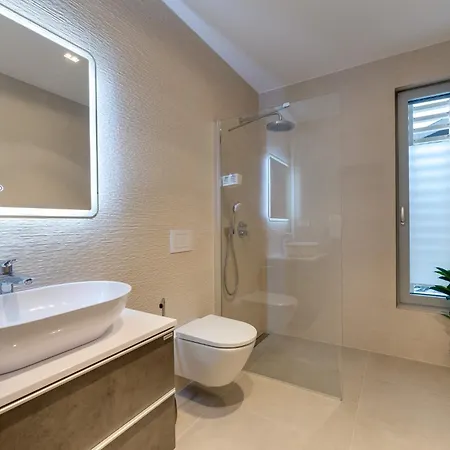 Luxury Semi Detached Smokva 2 - Near Center And Sea - By Traveler Tourist Agency Krk 빌라 크르크