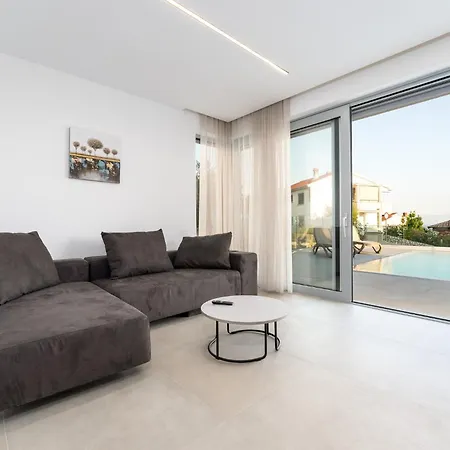 Luxury Semi Detached Smokva 2 - Near Center And Sea - By Traveler Tourist Agency Krk Veglia