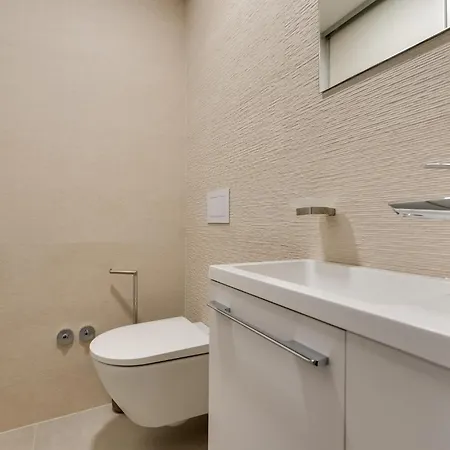 Luxury Semi Detached Smokva 2 - Near Center And Sea - By Traveler Tourist Agency Krk 빌라 *