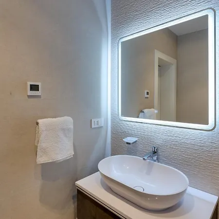 Luxury Semi Detached Smokva 2 - Near Center And Sea - By Traveler Tourist Agency Krk 빌라 *
