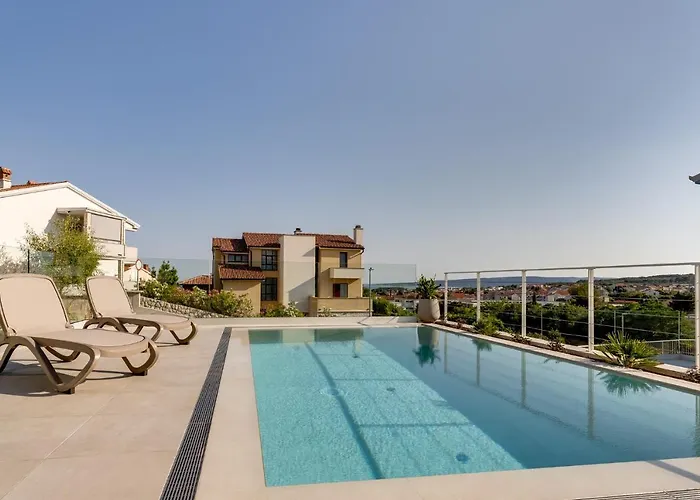 Luxury Semi Detached Smokva 2 - Near Center And Sea - By Traveler Tourist Agency Krk Villa *