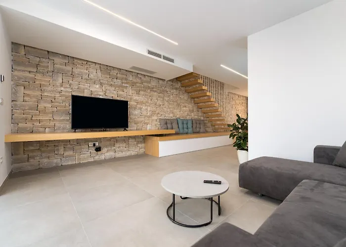 Luxury Semi Detached Smokva 2 - Near Center And Sea - By Traveler Tourist Agency Krk Villa Krk Town