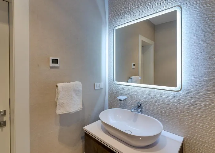 Luxury Semi Detached Smokva 2 - Near Center And Sea - By Traveler Tourist Agency Krk فيلة *