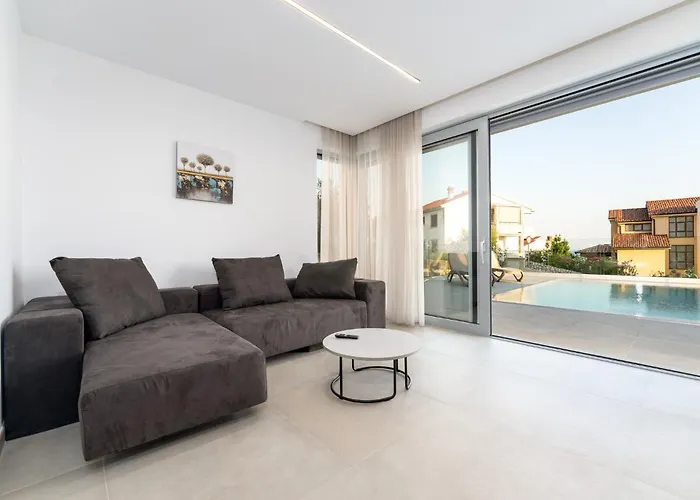 Luxury Semi Detached Smokva 2 - Near Center And Sea - By Traveler Tourist Agency Krk クルク